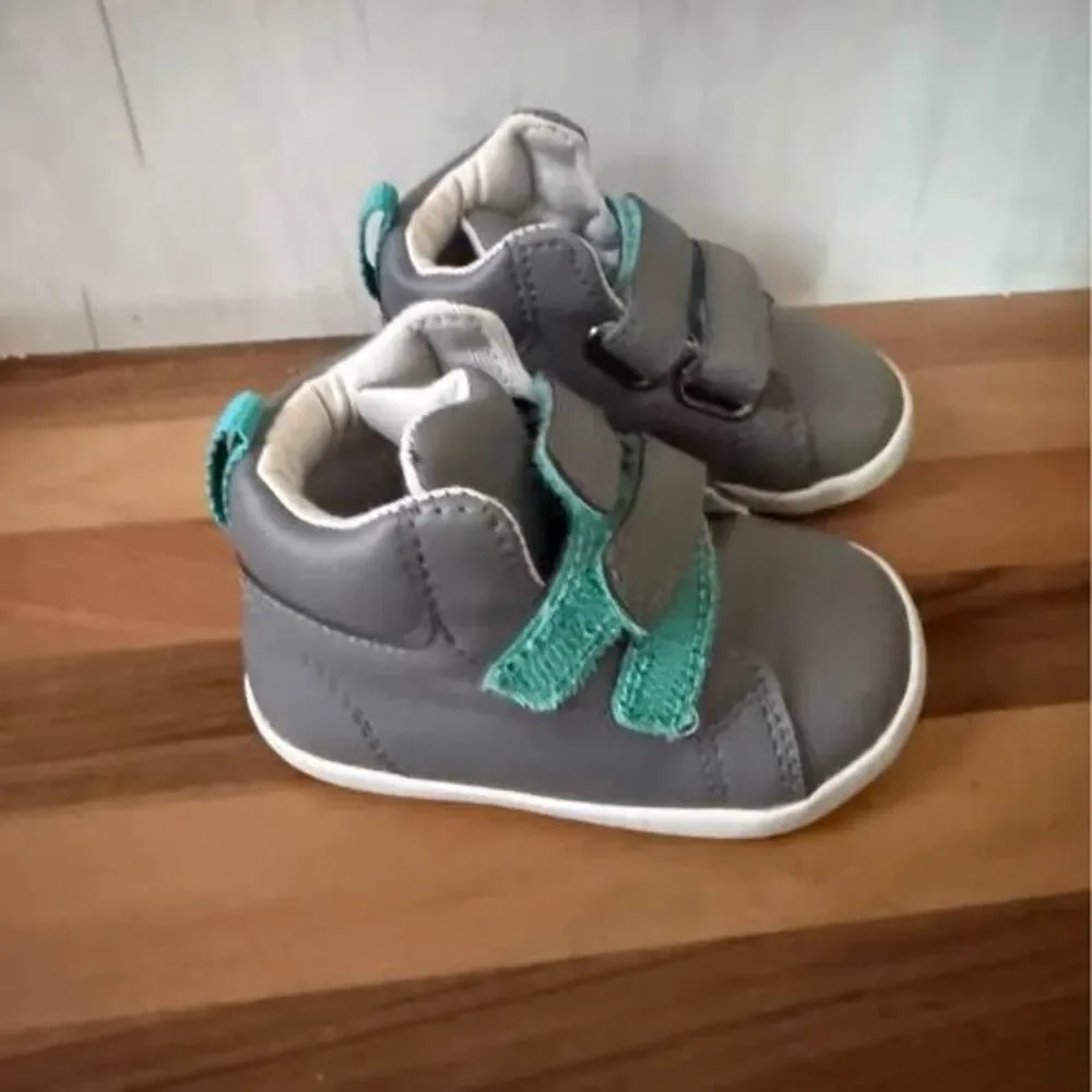 Ten Little everyday walking shoes gray size 4.5